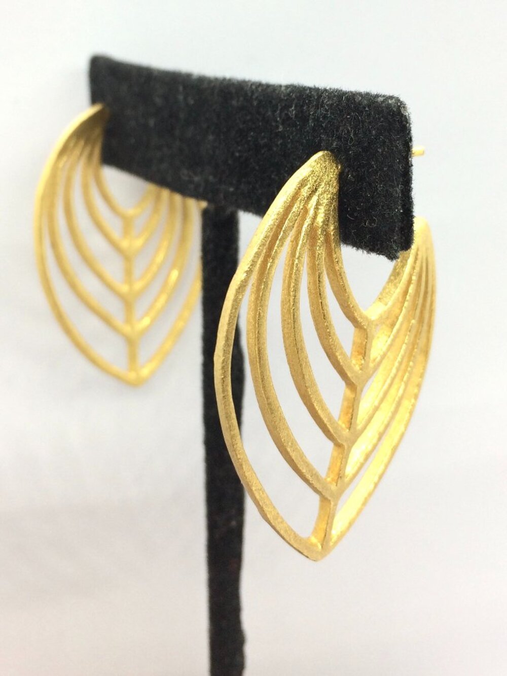 VINTAGE LEAF EARRINGS Gold Tone Openwork Pierced Hoop Statement 2 Inch
